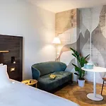 Jacuzzi Suite Home By Enjoy Garda Hotel