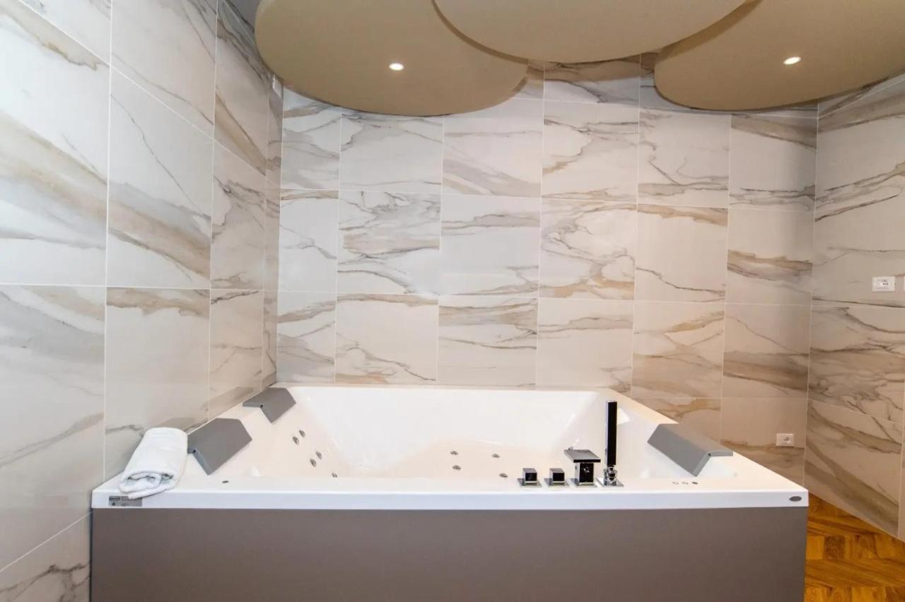 Jacuzzi By Enjoy Garda *